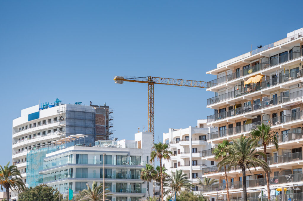 construction of a hotel near the beach with the crain
